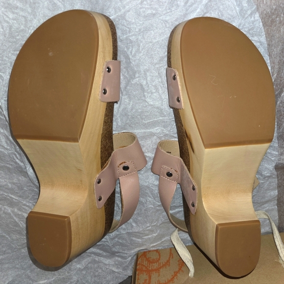 NEW Latigo Platform Sandals - Picture 3 of 6